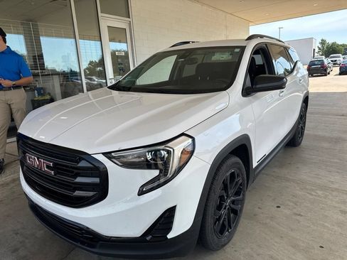 Used 2020 GMC Terrain SLE w/ Driver Convenience Package FWD image 1