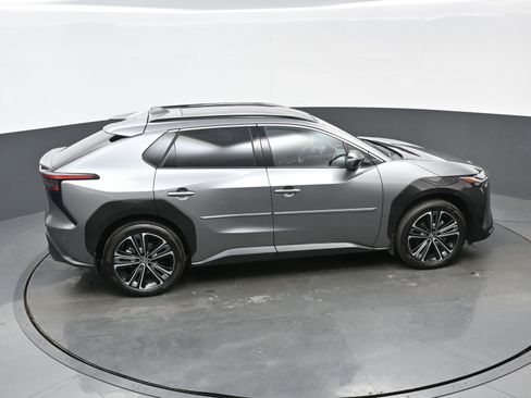 Used 2024 Toyota bZ4X Limited image 42