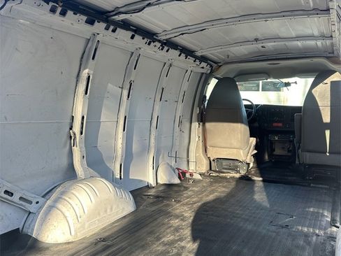 Used 2013 GMC Savana 2500 w/ Cold Climate Package image 17