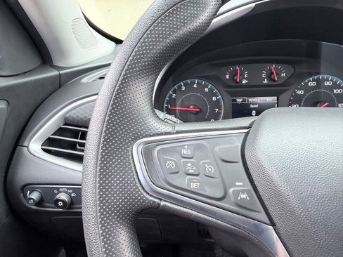 Used 2025 Chevrolet Malibu LT image 13