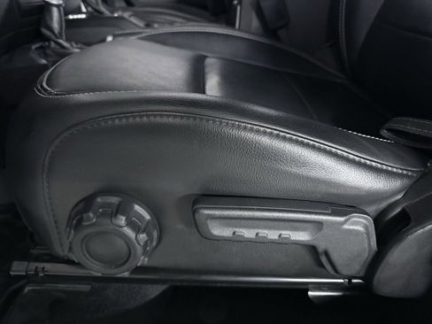 Used 2022 Jeep Wrangler Unlimited Sahara w/ Cold Weather Group image 20