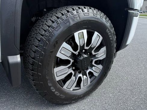 Used 2025 GMC Sierra 3500 Denali w/ Denali Reserve Package AWD/4WD image 9