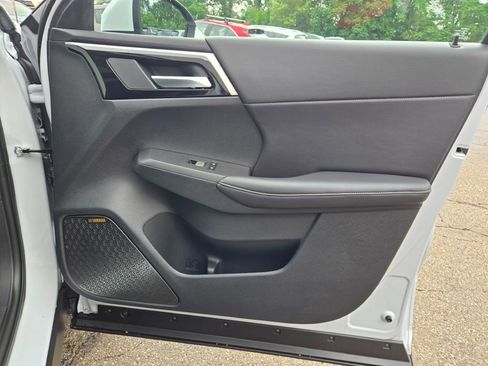 New 2025 Mitsubishi Outlander SE image 6