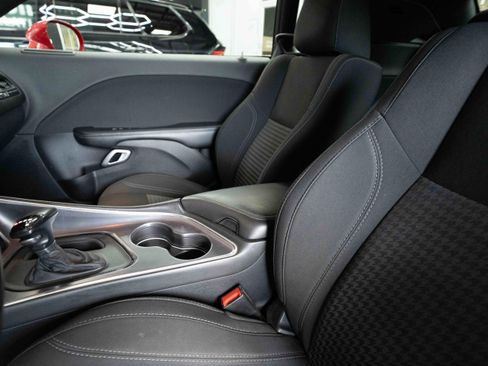 Used 2016 Dodge Challenger R/T w/ Blacktop Package RWD image 10