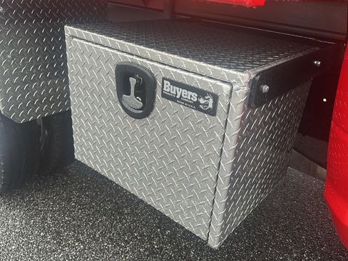 New 2026 RAM 5500 4x4 Regular Cab image 7