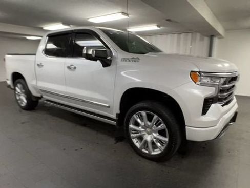 Certified 2025 Chevrolet Silverado 1500 High Country w/ High Country Premium Package AWD/4WD image 2
