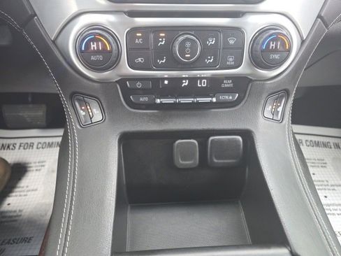 Used 2019 GMC Yukon SLT image 17