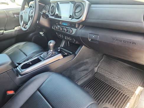 Used 2019 Toyota Tacoma Limited AWD/4WD image 16