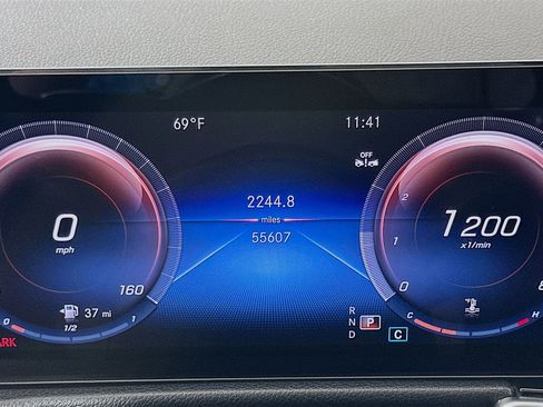 Used 2023 Mercedes-Benz GLB 250 4MATIC image 13