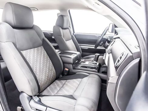 Used 2018 Toyota Tundra SR5 w/ SR5 Upgrade Package image 34