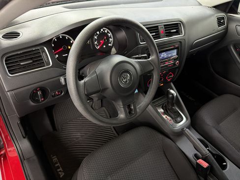 Used 2012 Volkswagen Jetta Sedan FWD image 4