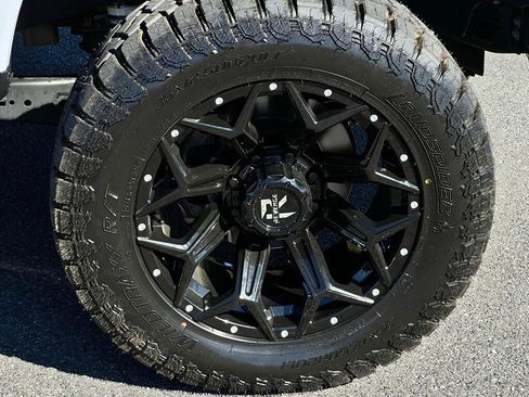 Used 2024 Ford F250 XLT image 5