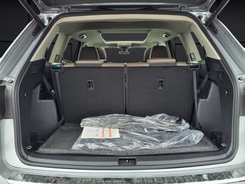 New 2026 Volkswagen Atlas SEL image 8