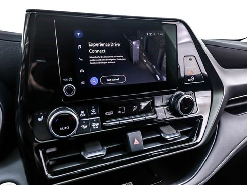 Used 2024 Toyota Highlander XLE image 20