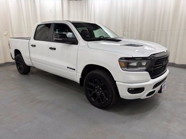 Used 2023 RAM 1500 Laramie AWD/4WD image 1