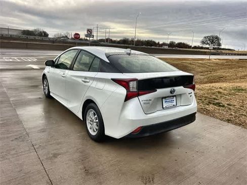 Used 2022 Toyota Prius L Eco image 5