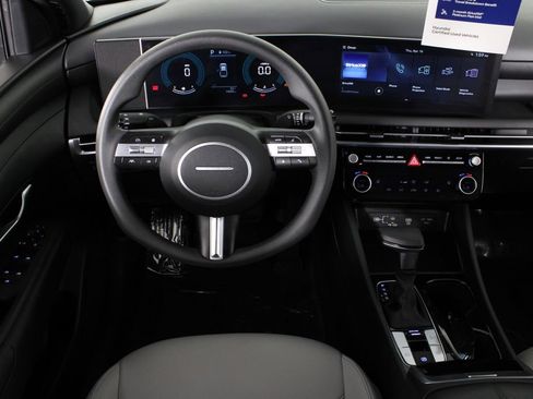 Certified 2025 Hyundai Santa Cruz SEL image 8