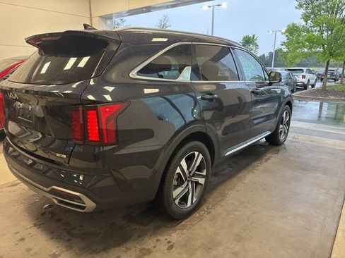 Certified 2023 Kia Sorento EX AWD/4WD image 6