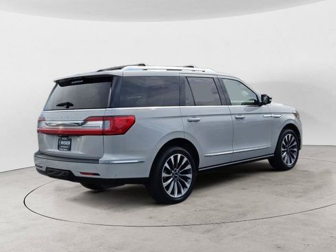 Used 2021 Lincoln Navigator Reserve w/ Luxury Package RWD image 3
