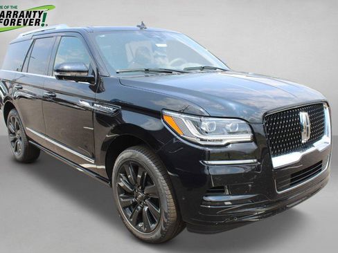 Used 2023 Lincoln Navigator Reserve RWD image 4