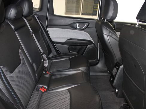 Used 2024 Jeep Compass Latitude AWD/4WD image 28