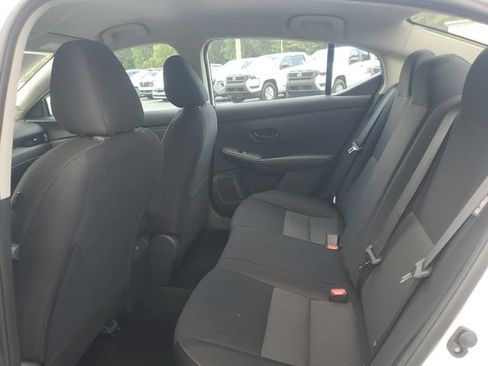 Used 2025 Nissan Sentra SV w/ All-Weather Package FWD image 10