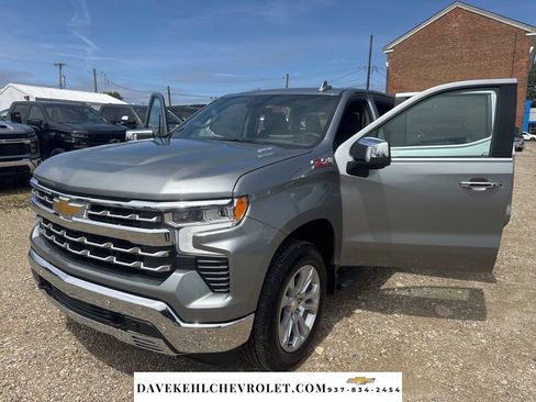 Used 2025 Chevrolet Silverado 1500 LTZ AWD/4WD image 10