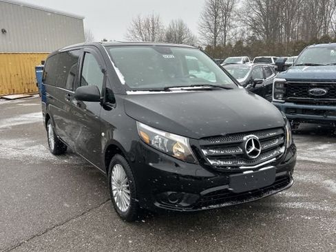 Used 2018 Mercedes-Benz Metris Passenger image 12