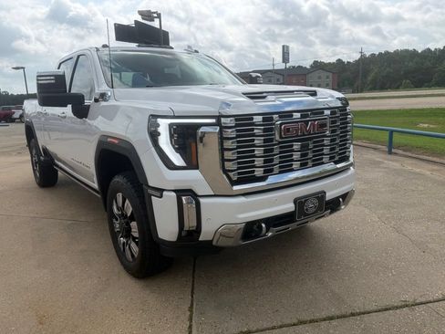 Used 2024 GMC Sierra 2500 Denali w/ Denali Reserve Package AWD/4WD image 8
