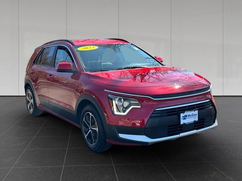 Used 2023 Kia Niro EX FWD image 7