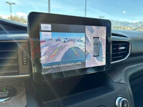 Used 2020 Ford Explorer Platinum image 57