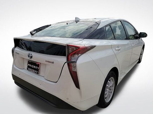 Used 2018 Toyota Prius Four image 5
