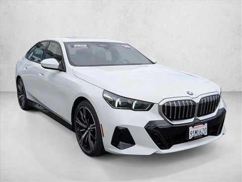 Certified 2025 BMW 530i xDrive w/ M Sport Package image 3