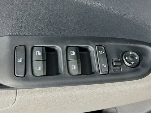 New 2025 Hyundai Venue SEL FWD image 21