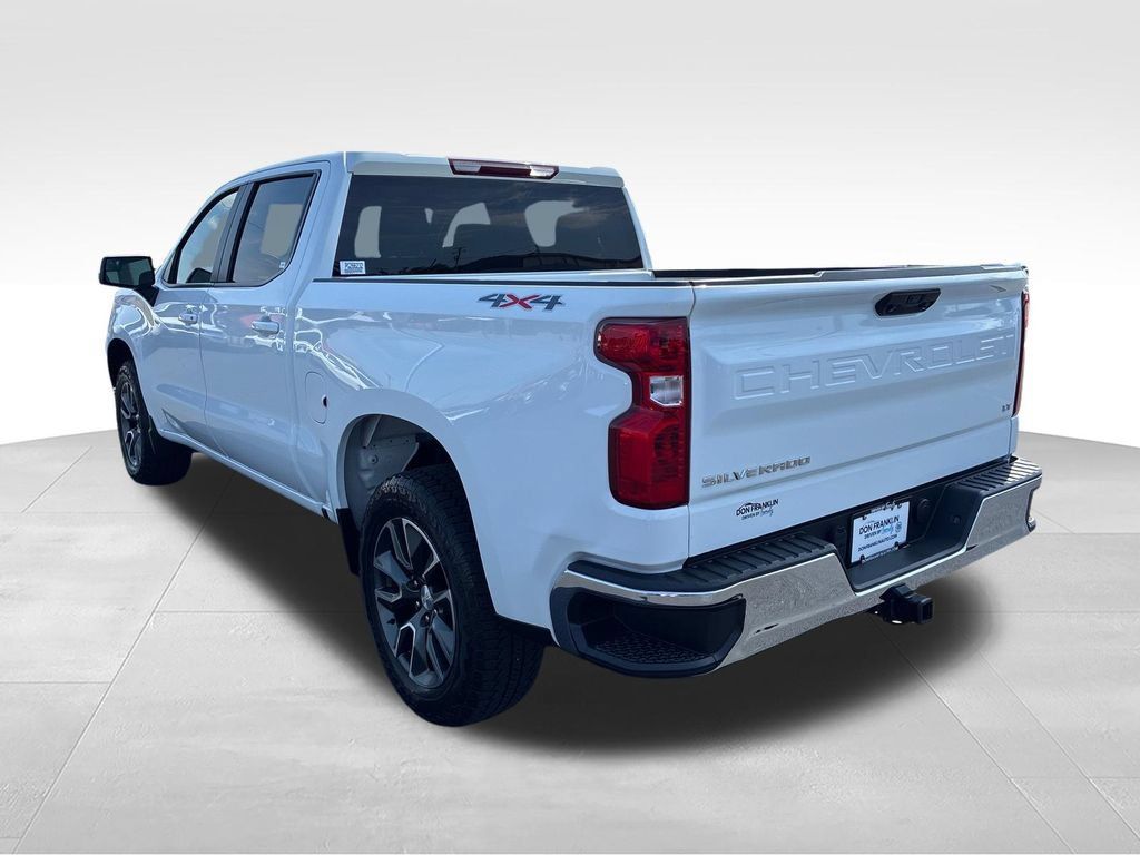 Used 2023 Chevrolet Silverado 1500 LT AWD/4WD image 3