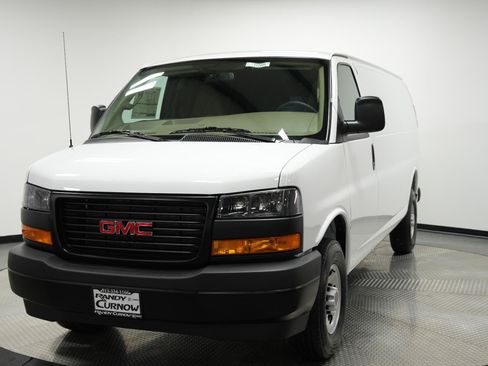 New 2026 GMC Savana 2500 Extended RWD image 3