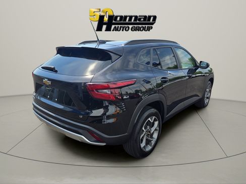 Used 2025 Chevrolet Trax LT w/ LT Convenience Package FWD image 5