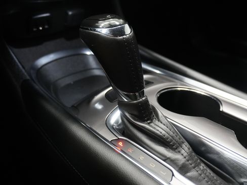 Used 2017 Chevrolet Malibu LT image 12