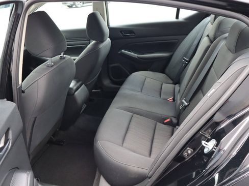 Used 2025 Nissan Altima 2.5 SV FWD image 4