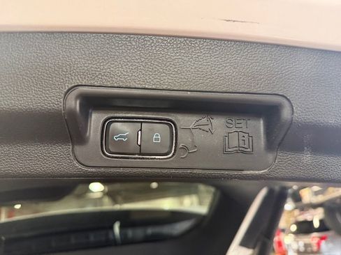 Used 2020 Ford Explorer XLT w/ Equipment Group 202A AWD/4WD image 24
