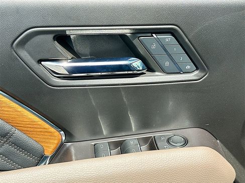 New 2024 GMC Canyon Denali w/ LPO, Denali Black Edition image 21