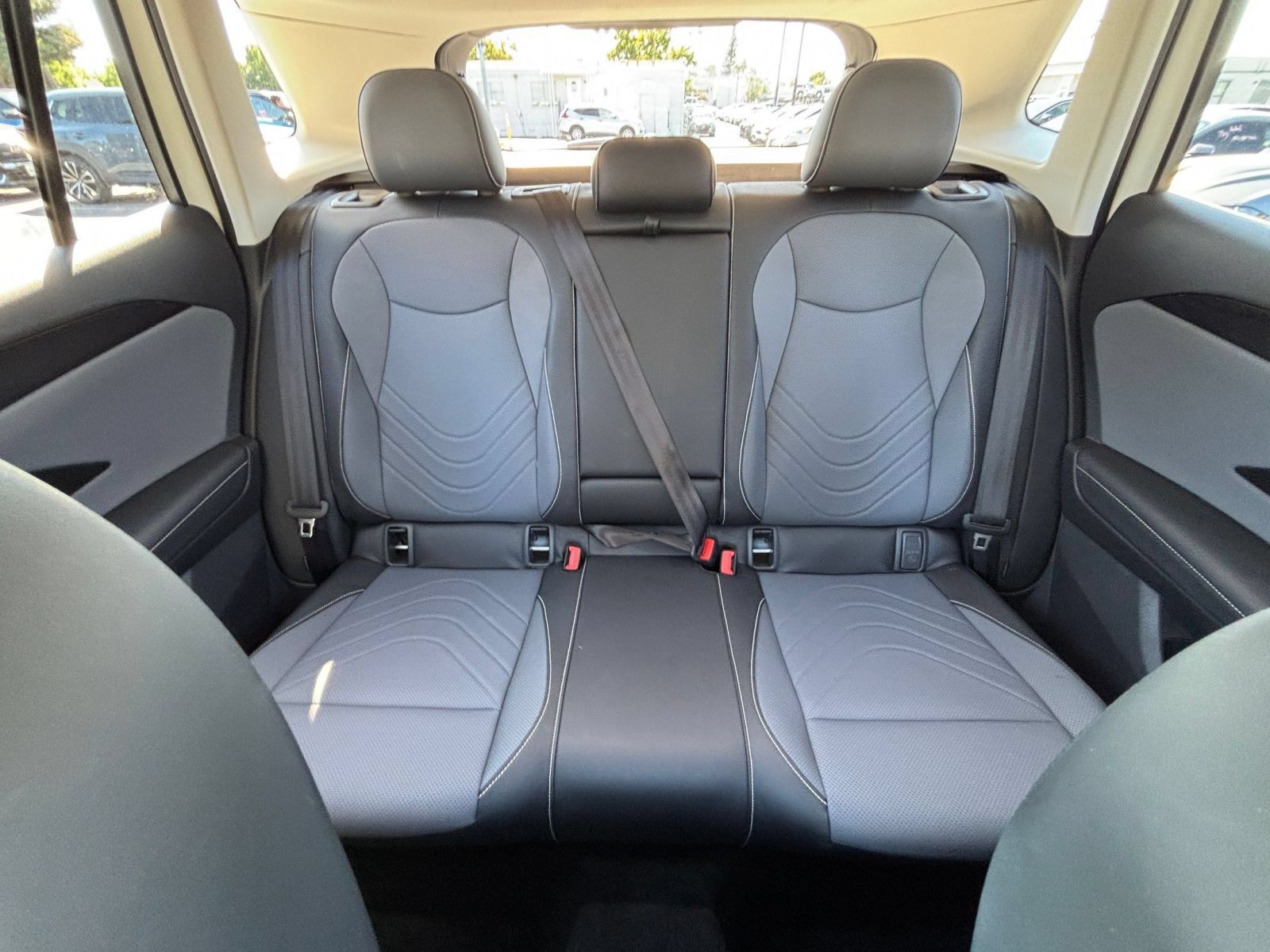 Used 2026 Volkswagen Tiguan SE AWD/4WD image 39