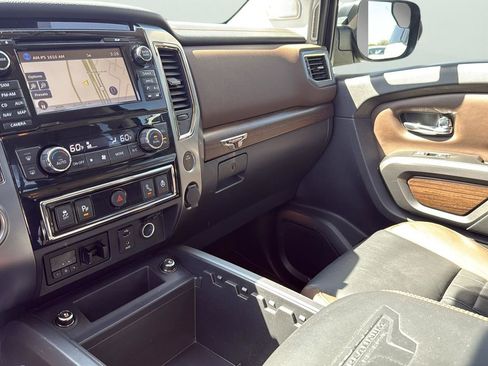 Used 2017 Nissan Titan Platinum Reserve image 18