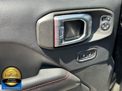 Used 2018 Jeep Wrangler Unlimited Rubicon w/ Steel Bumper Group image 8