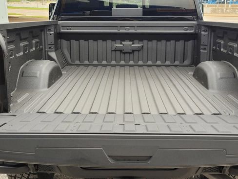 New 2026 Chevrolet Silverado 2500 ZR2 w/ ZR2 Bison Edition AWD/4WD image 6