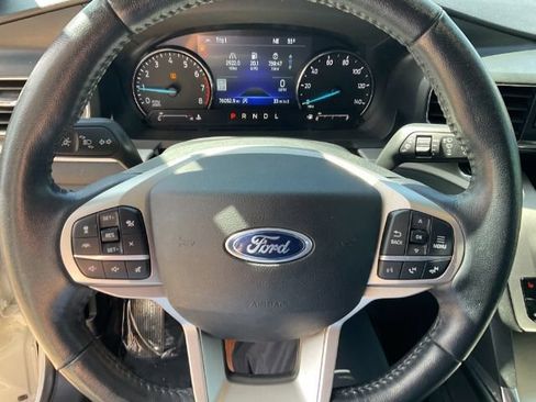 Used 2021 Ford Explorer XLT w/ Equipment Group 202A AWD/4WD image 22