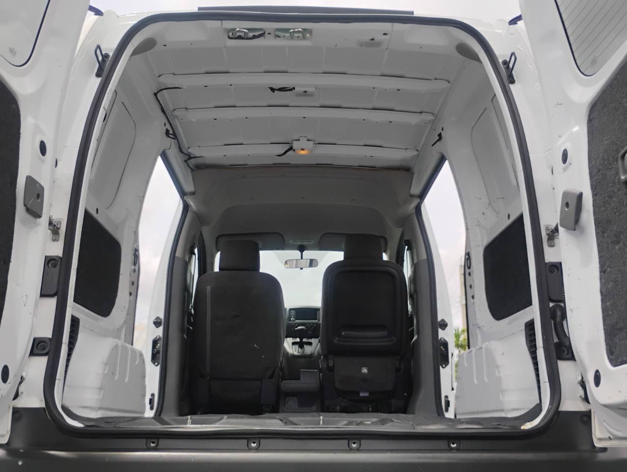 Used 2020 Nissan NV200 S w/ Back Door Glass Package FWD image 31