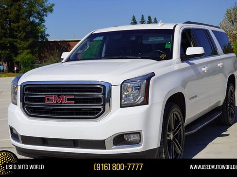 Used 2017 GMC Yukon XL SLE w/ SLE Value Package image 1