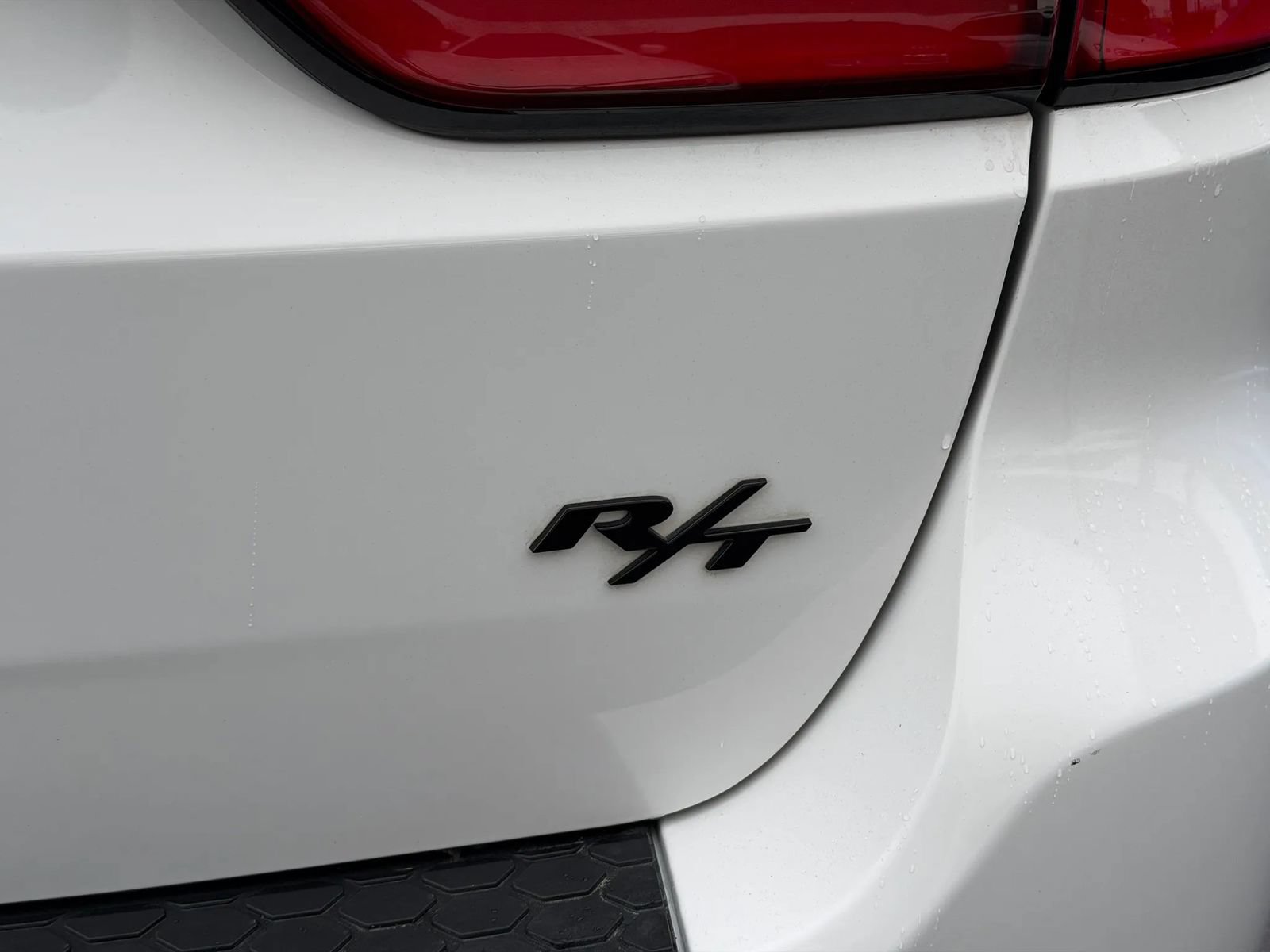 Used 2017 Dodge Durango R/T w/ Blacktop Package RWD image 16