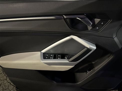 Used 2021 Audi Q3 2.0T Premium image 15